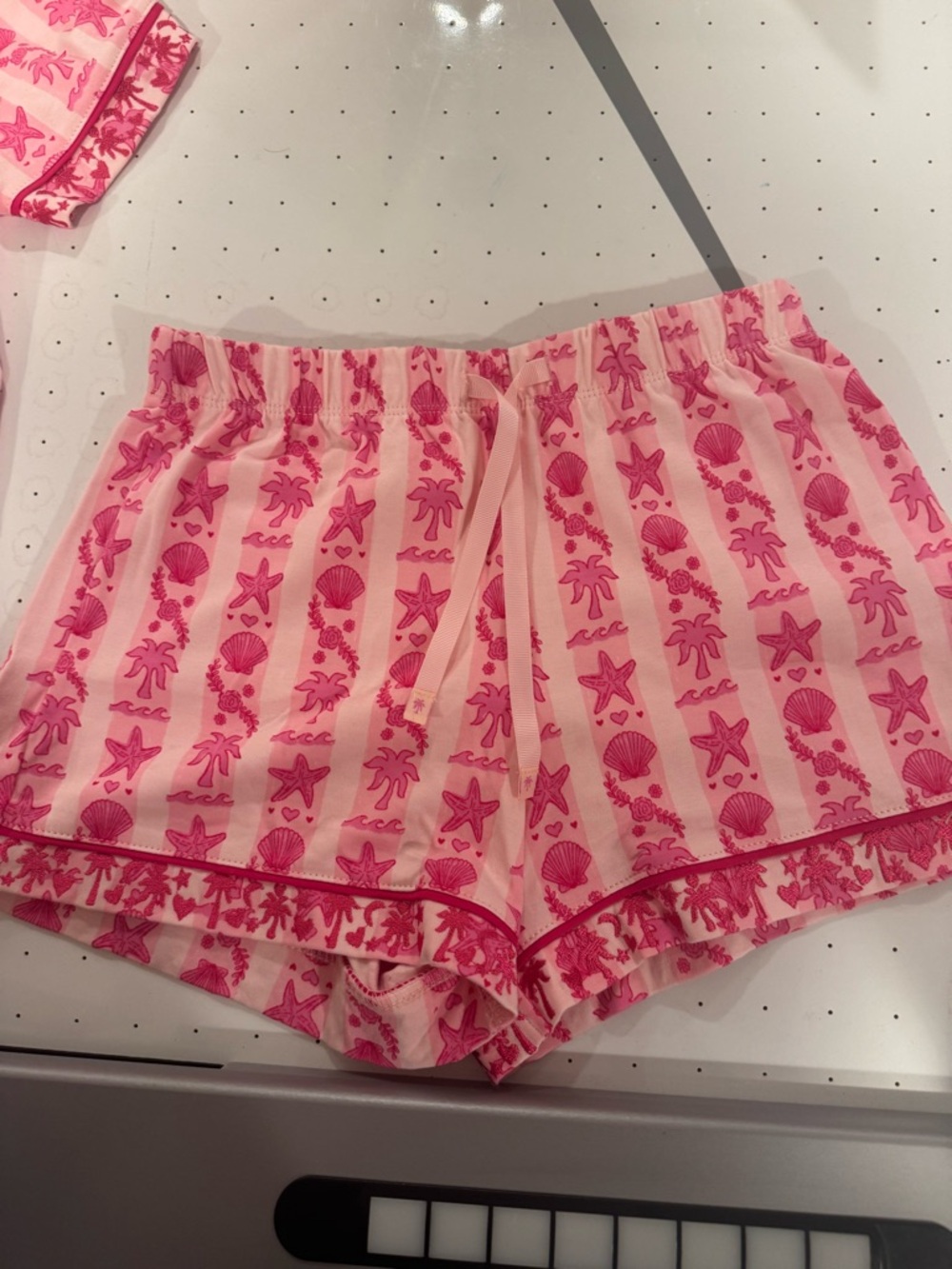 PINK PALM PUFF - Picture 2 of 3